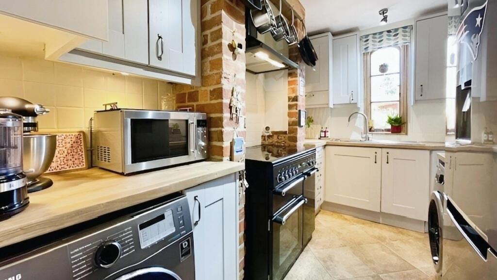 9916169f-photo 2022.jpg