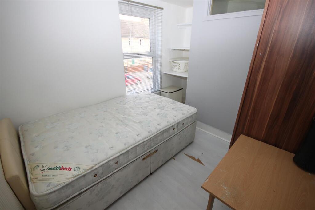 Flat bedroom two.jpg
