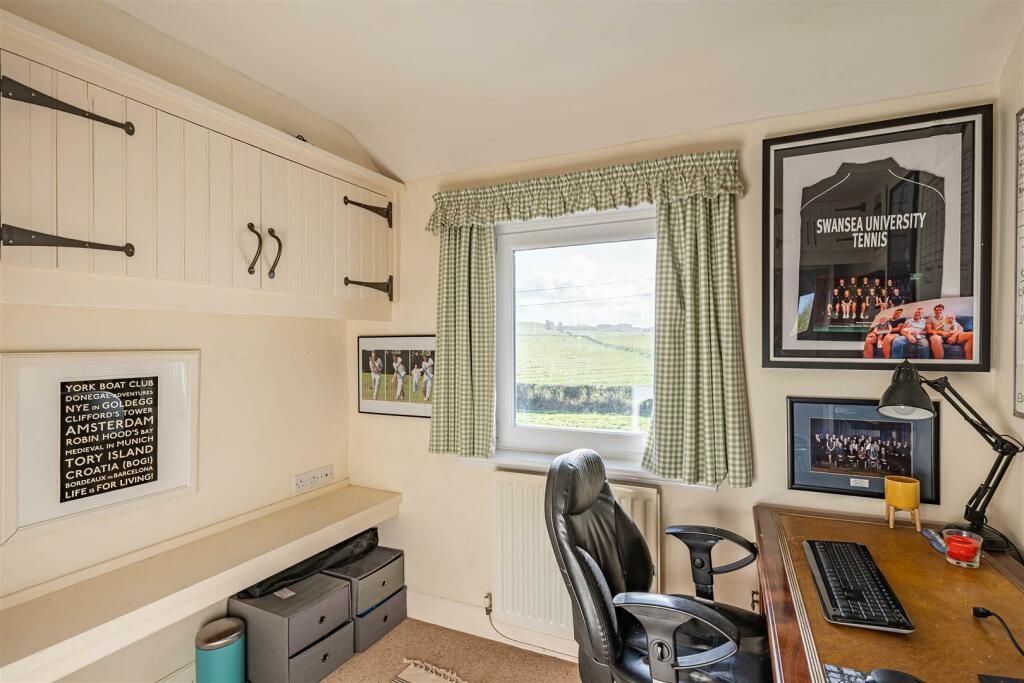 Bedroom 3 / Office