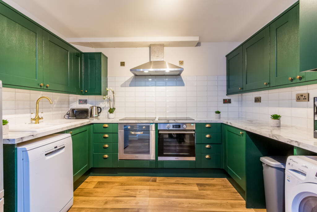 St Hilds Flat 2 kitchen 1
