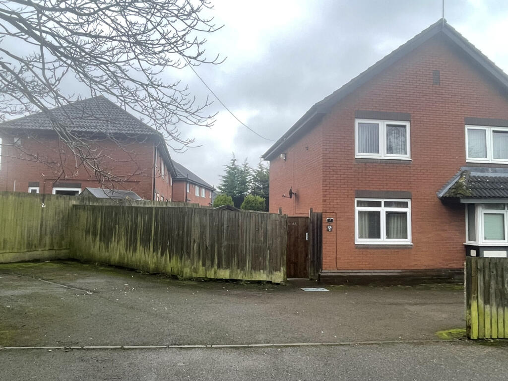 Newfields Avenue,  Leicester, LE3