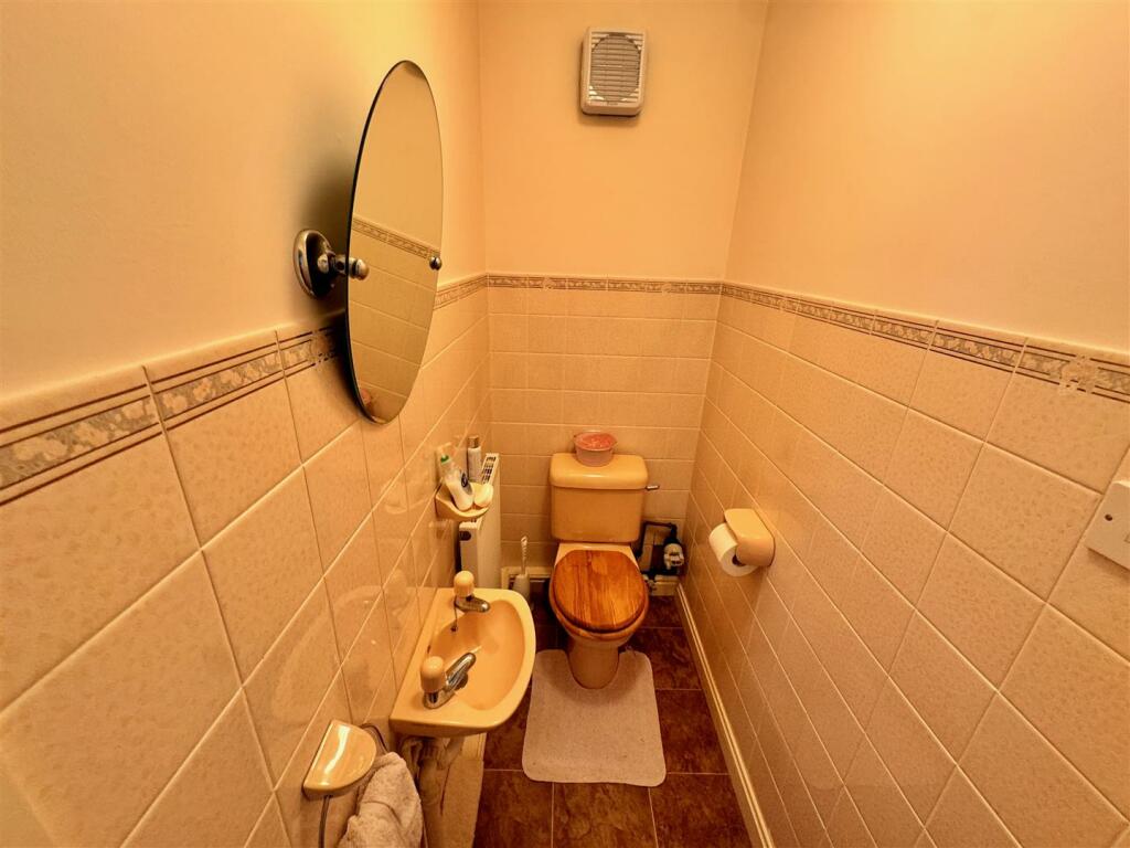 GUEST WC