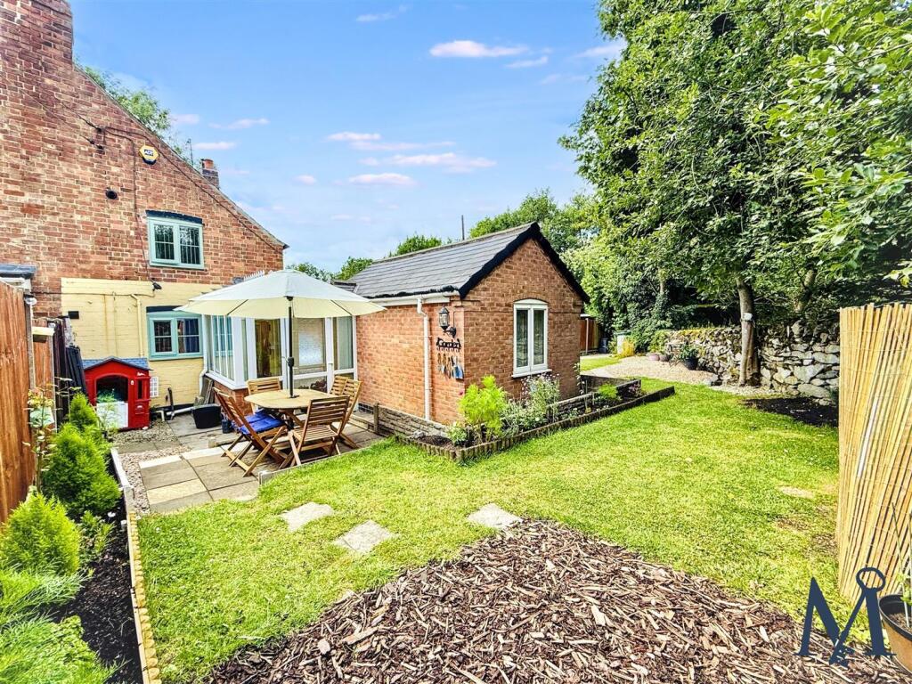 Rear &amp; Side Gardens