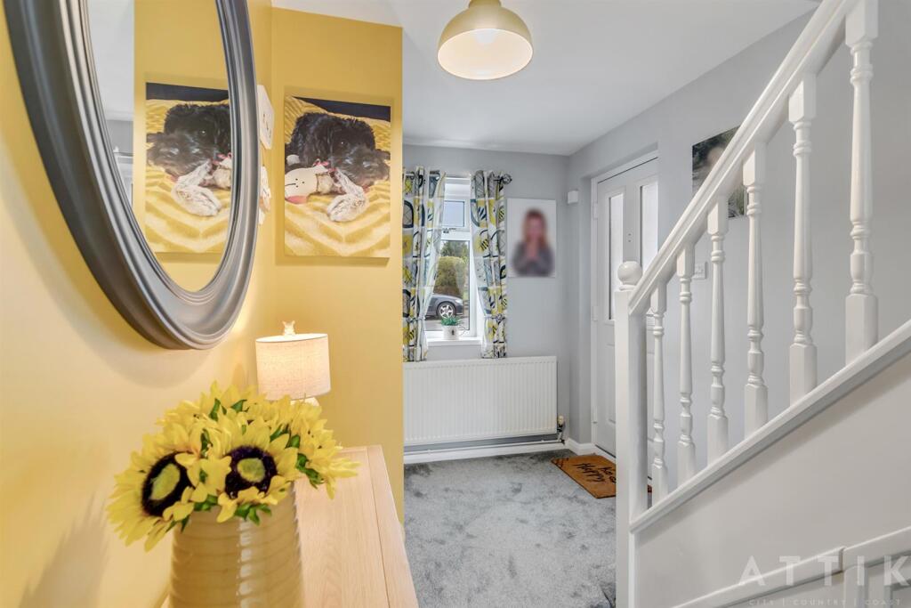 9 Bedingfield Crescent Halesworth IP19 8DZ (2).jpg