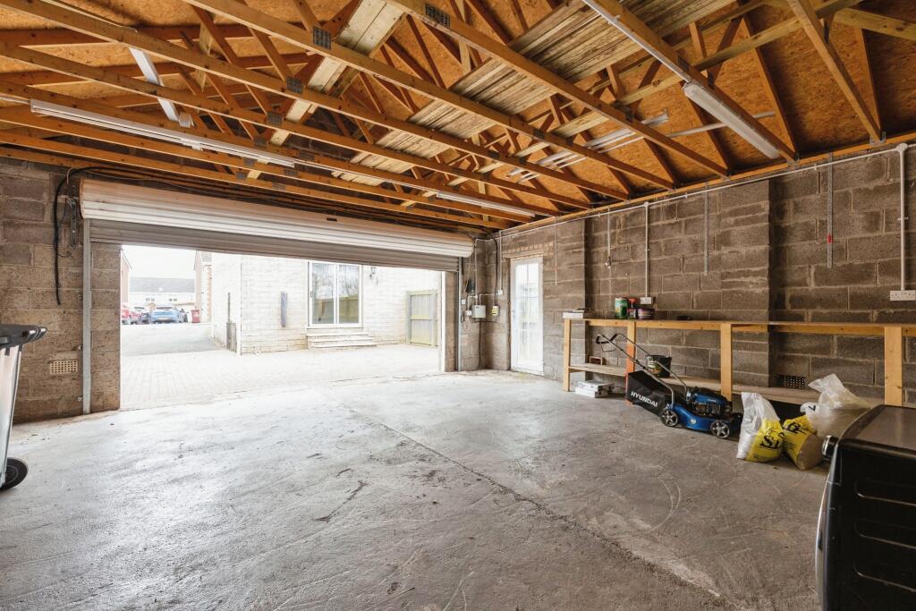 Triple Garage