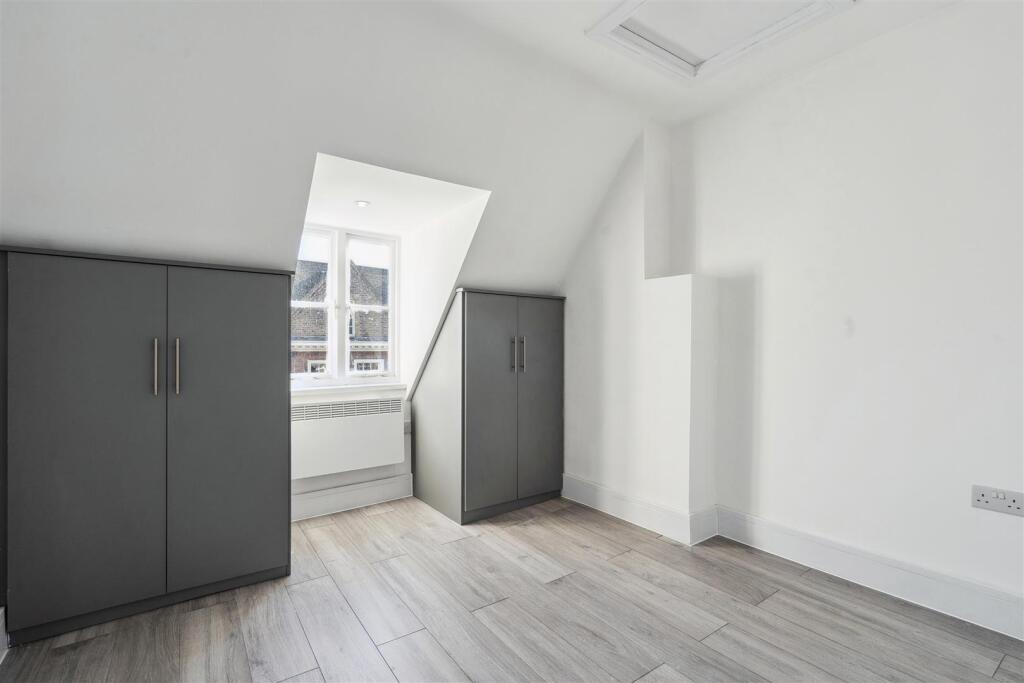 89897_76 Castle Walk(15).jpg