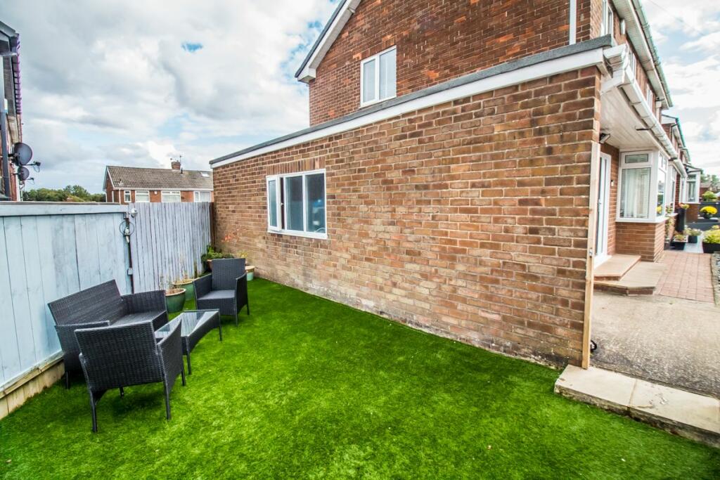 Rear Garden Pic 4.