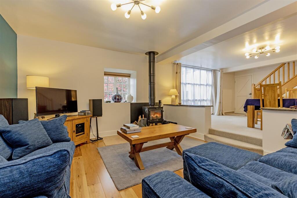 Reception Room-2.jpg