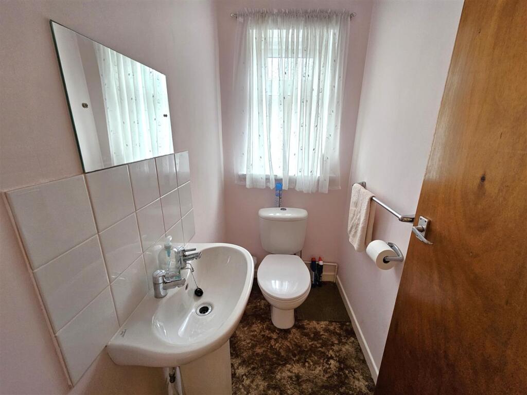 Downstairs WC.jpg