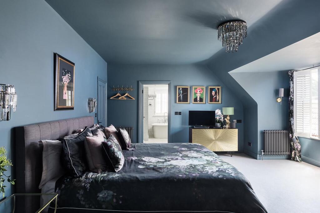 31 VALLANCE GARDENS NEW2.jpg