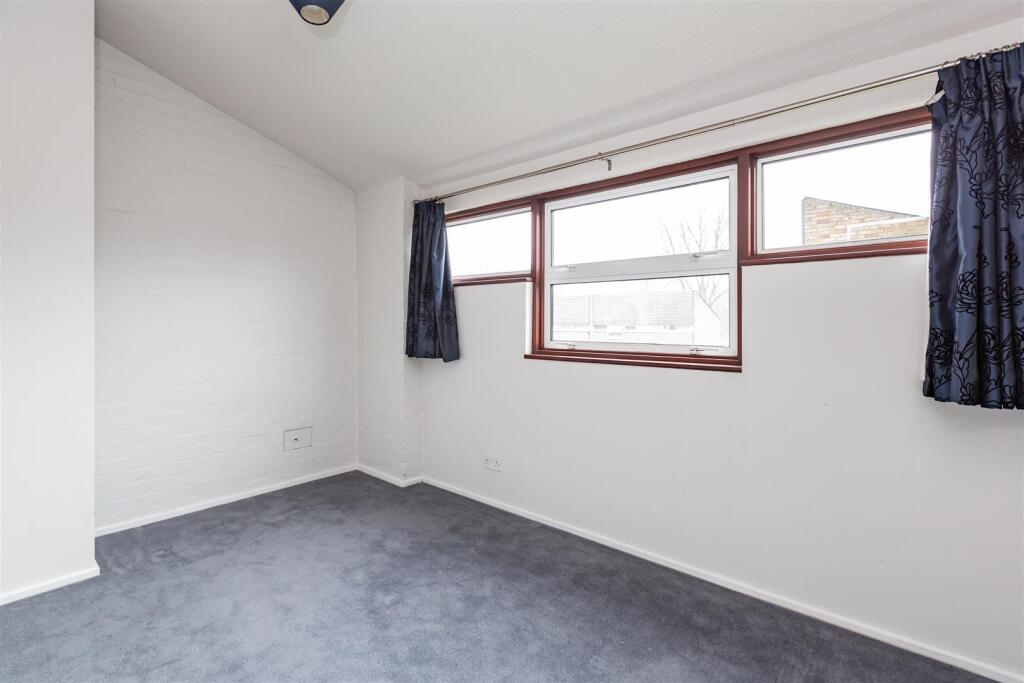 153 Knights Croft-HR15.jpg