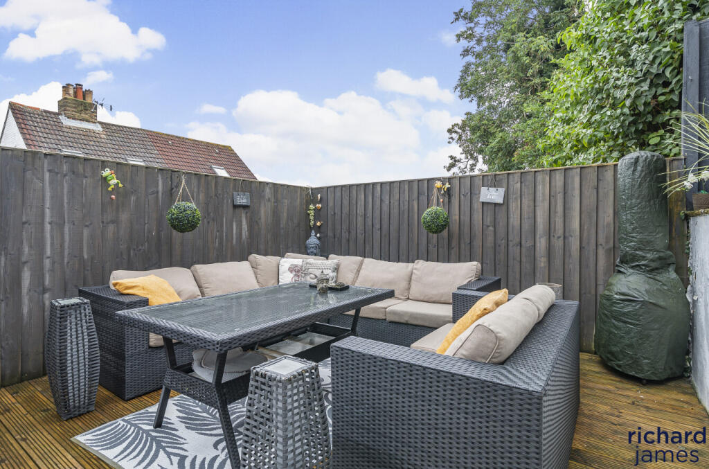 a2ebdd1f-ef48-4fb...