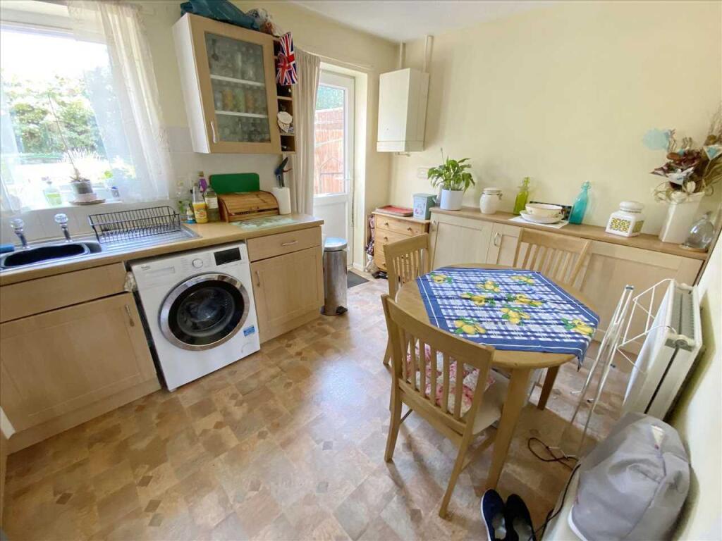 Dining Kitchen: