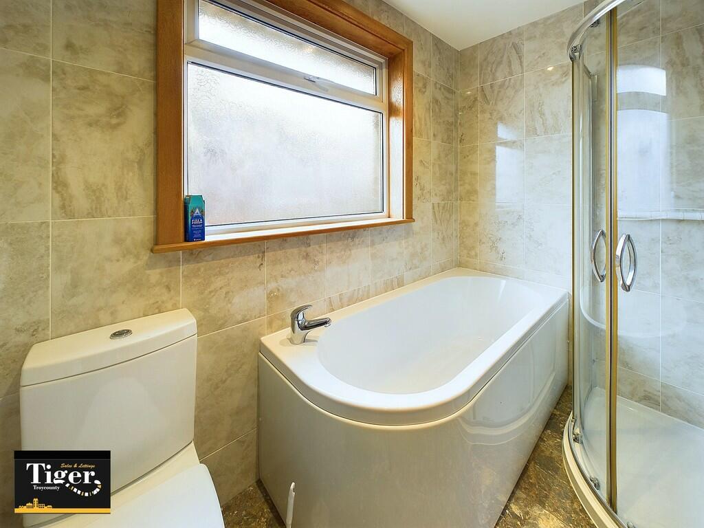 CAM02176G0-PR0420...