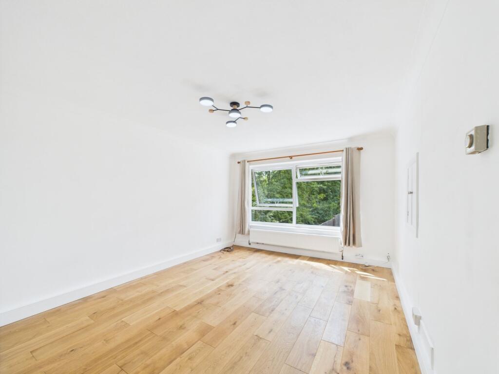 CAM03750G0-PR0067-STILL003