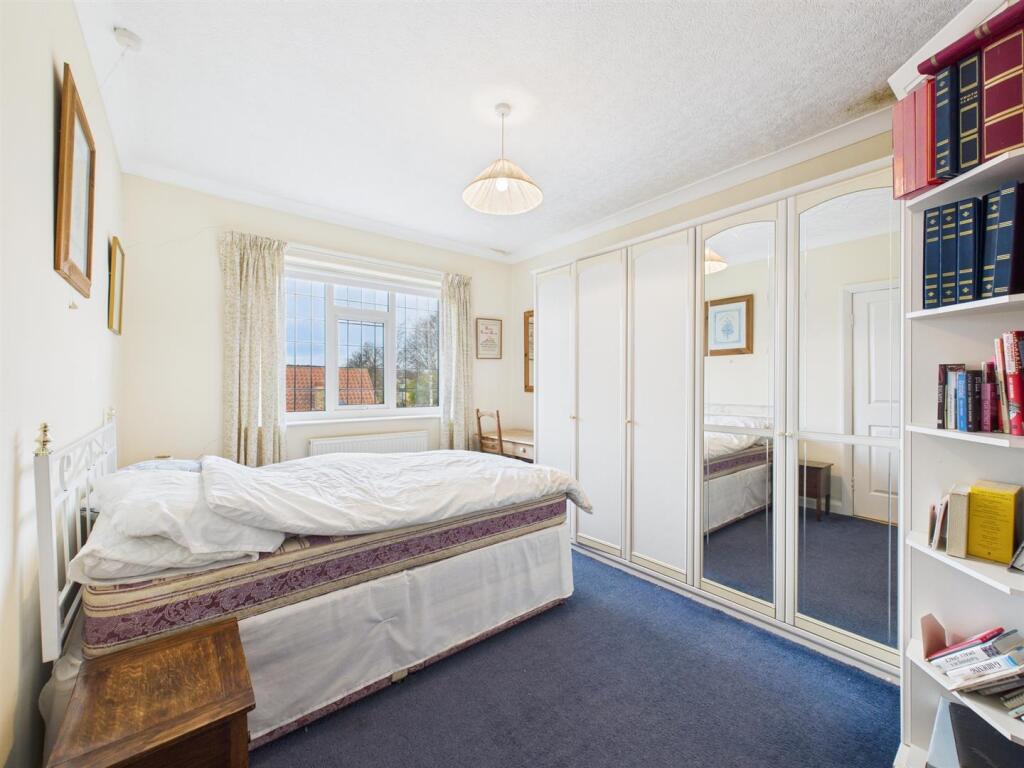 Bedroom: