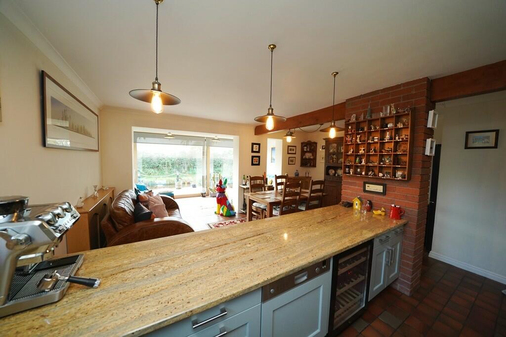 Family room/Livin...