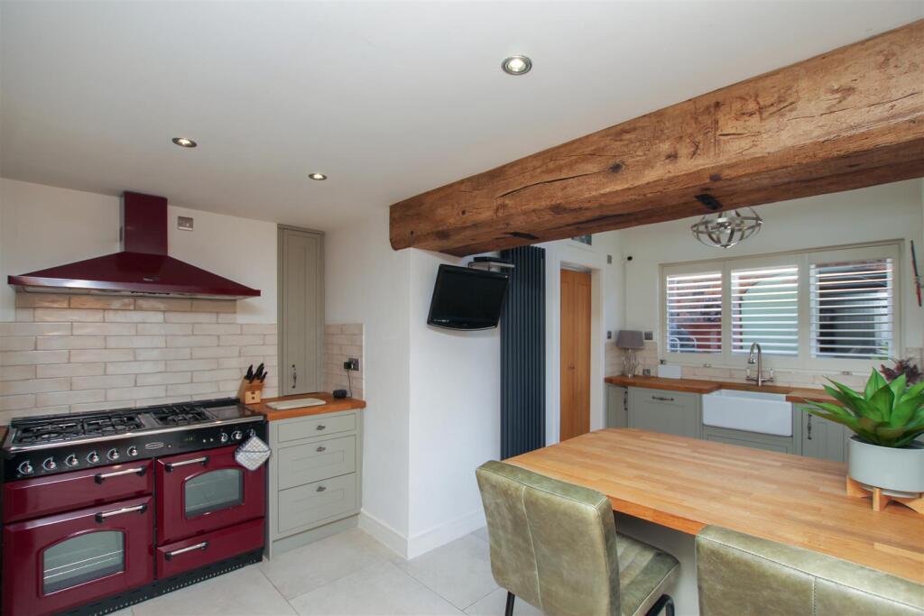 Kitchen - e.JPG
