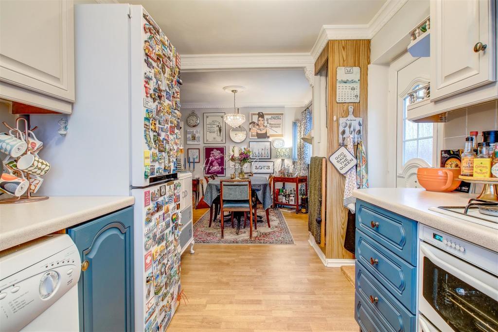 Elan Close, Aberdare, HernCrabtree (13).jpg