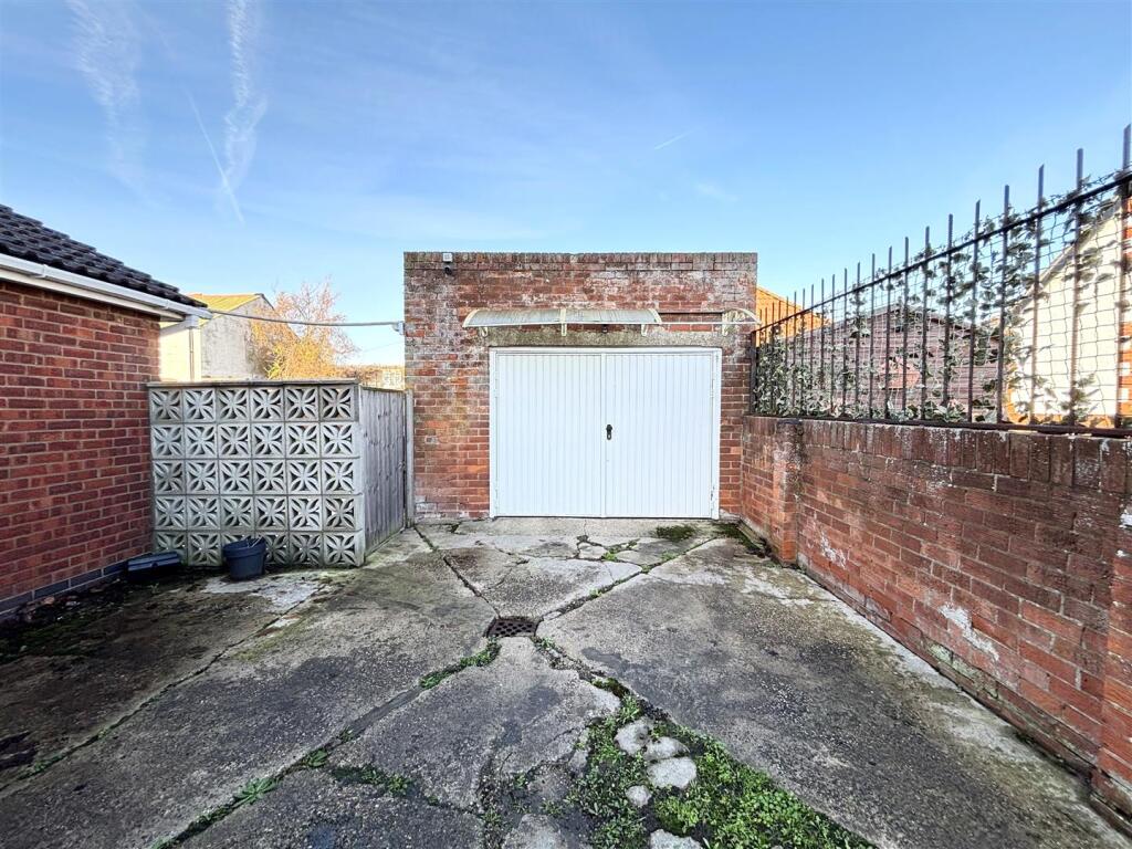 Driveway &amp; Garage