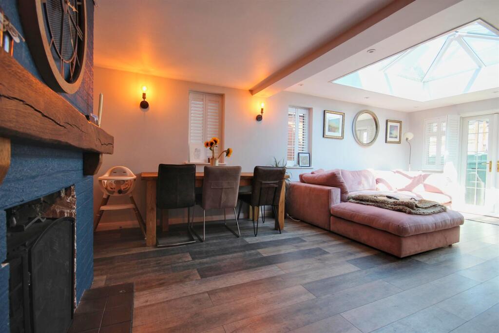 REAR LOUNGE &amp; DINING ROOM