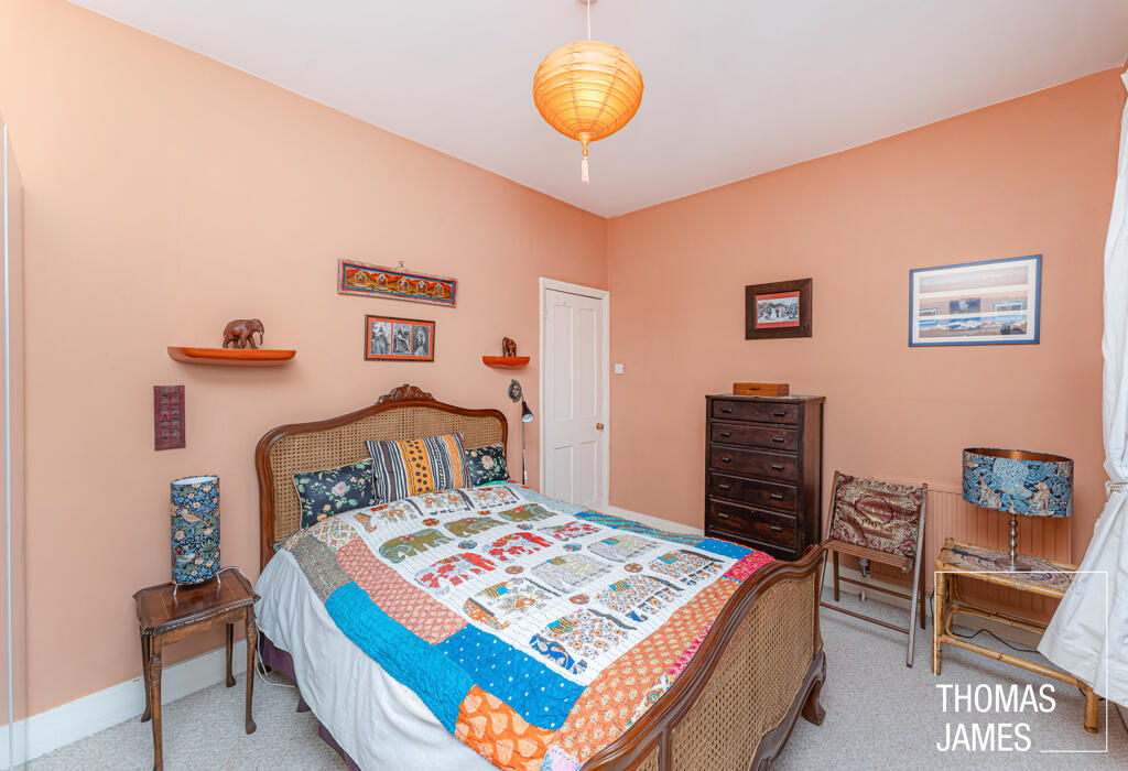 Morley Avenue, double bedroom