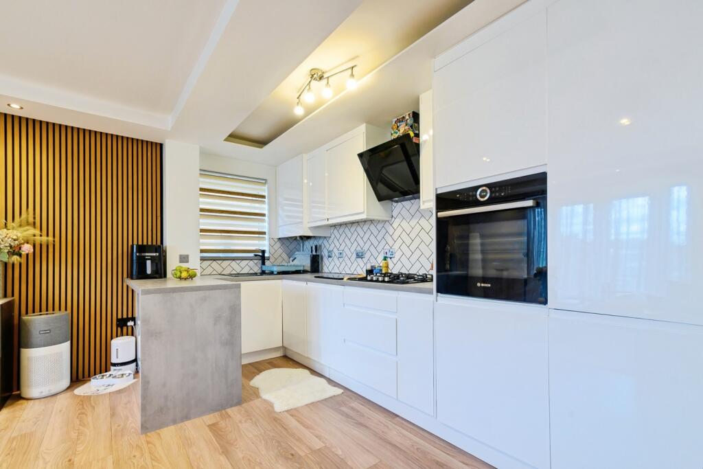 Living/Kitchen Area