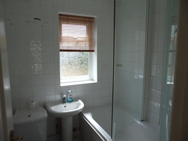 7EnnerdaleRoadBathroom