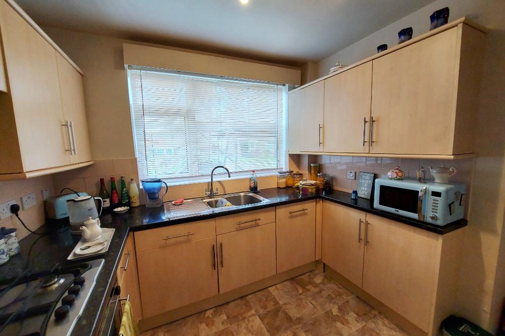 Kitchen (2) 