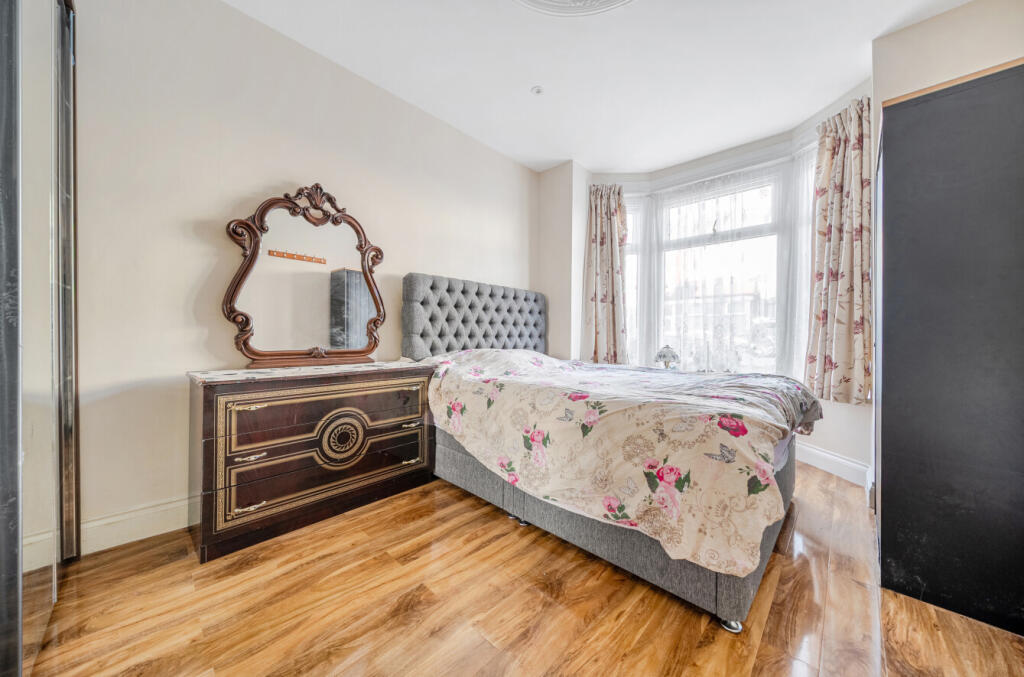 1386427-1-6930546...