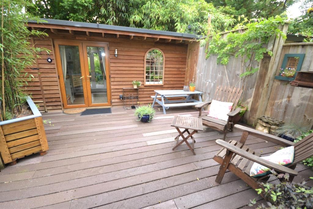 Rear Garden/Lodge
