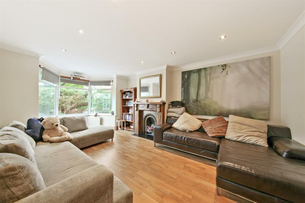 25 Alder Grove - 83Z7hmRI1dAkr2XqZ06z.jpg