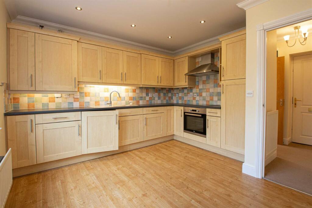 KITCHEN/BREAKFAST ROOM