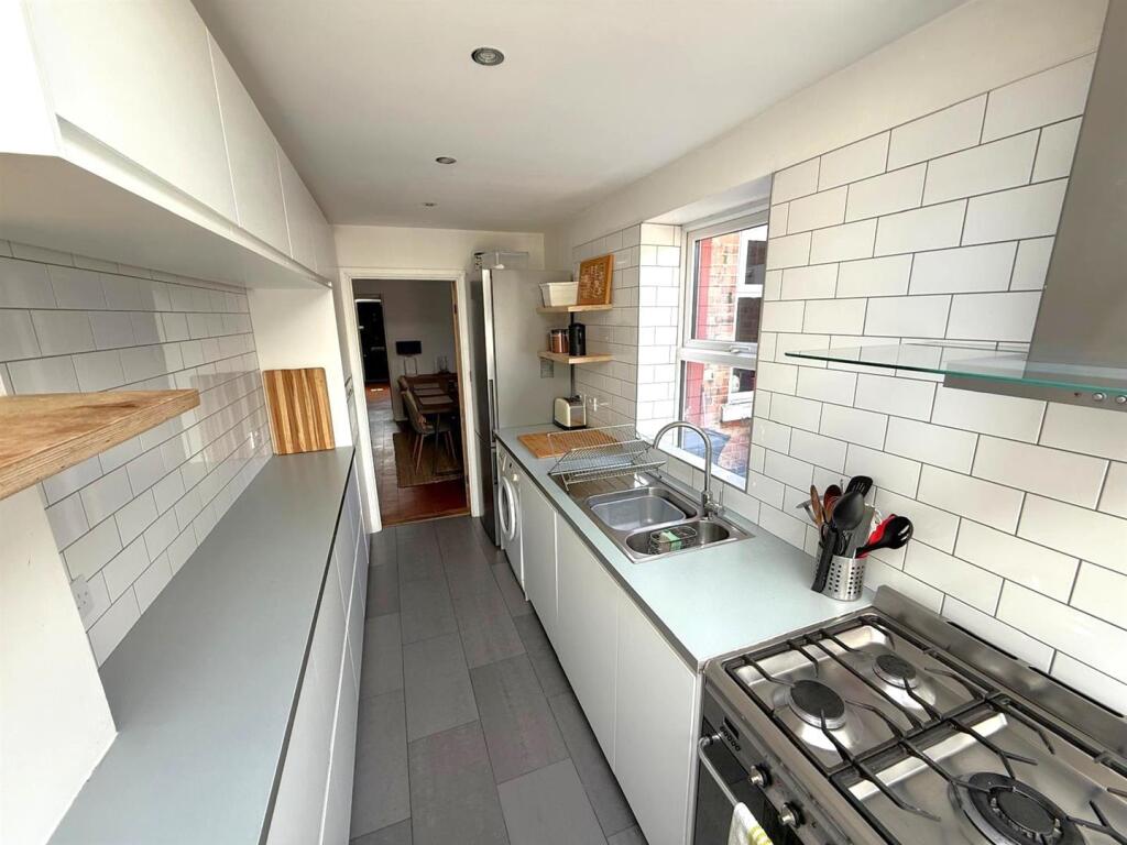 EXTENDED KITCHEN