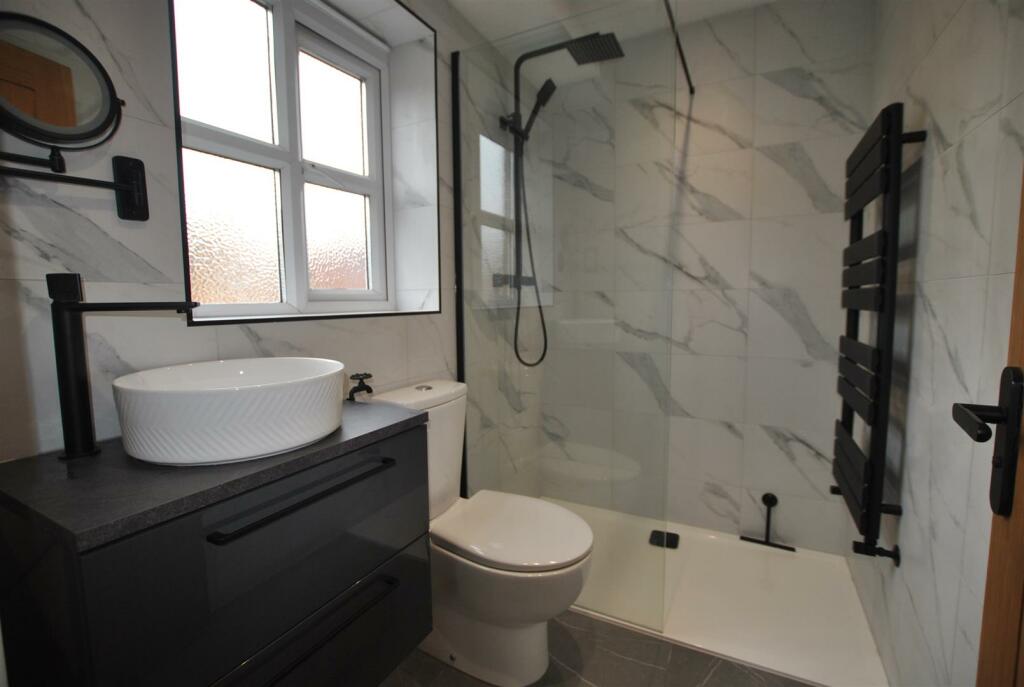 ENSUITE SHOWER ROOM