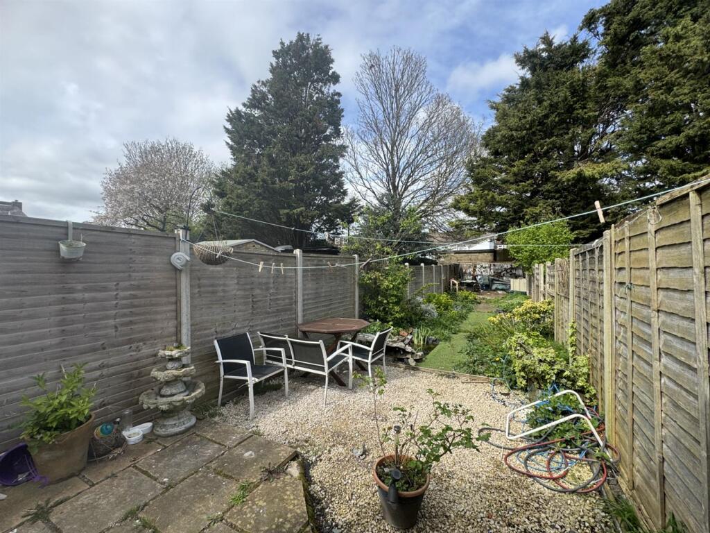 2 Bedroom Terraced for Rent