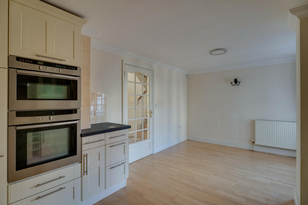 Bloomfield Court-...