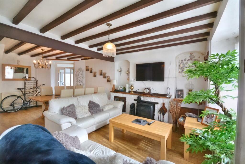 Living/Dining Room