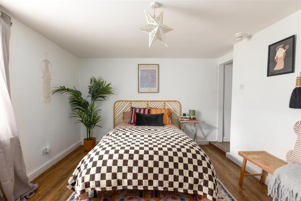 Flat 1, 23 Bath Buildings, BS6-1.jpg