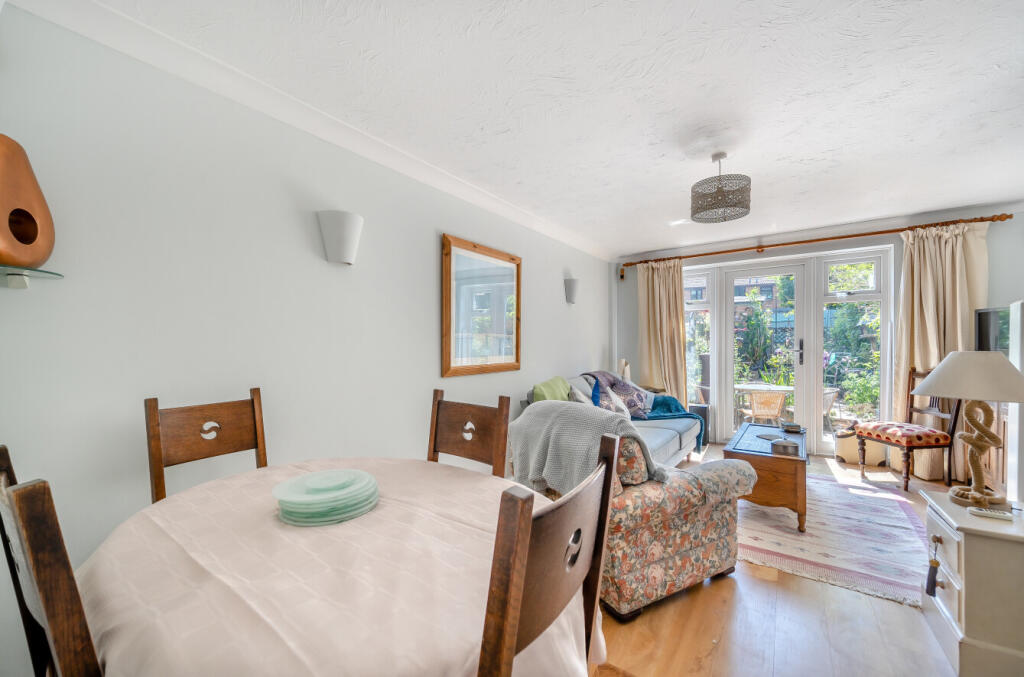 1293893-9-6824ad5...