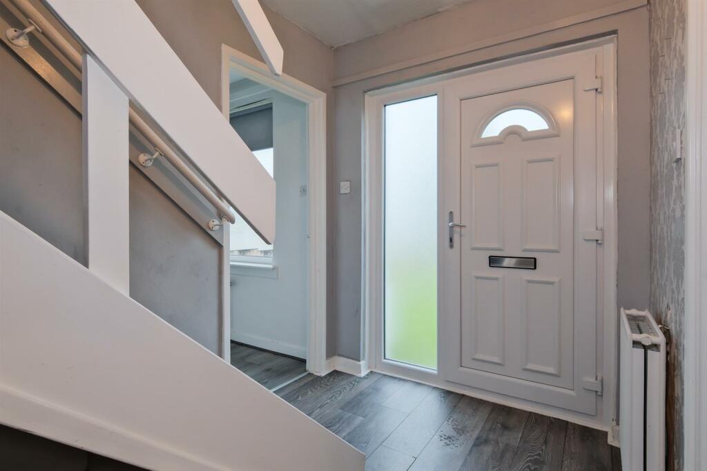 008-50 Allanton Grove, Wishaw.jpg