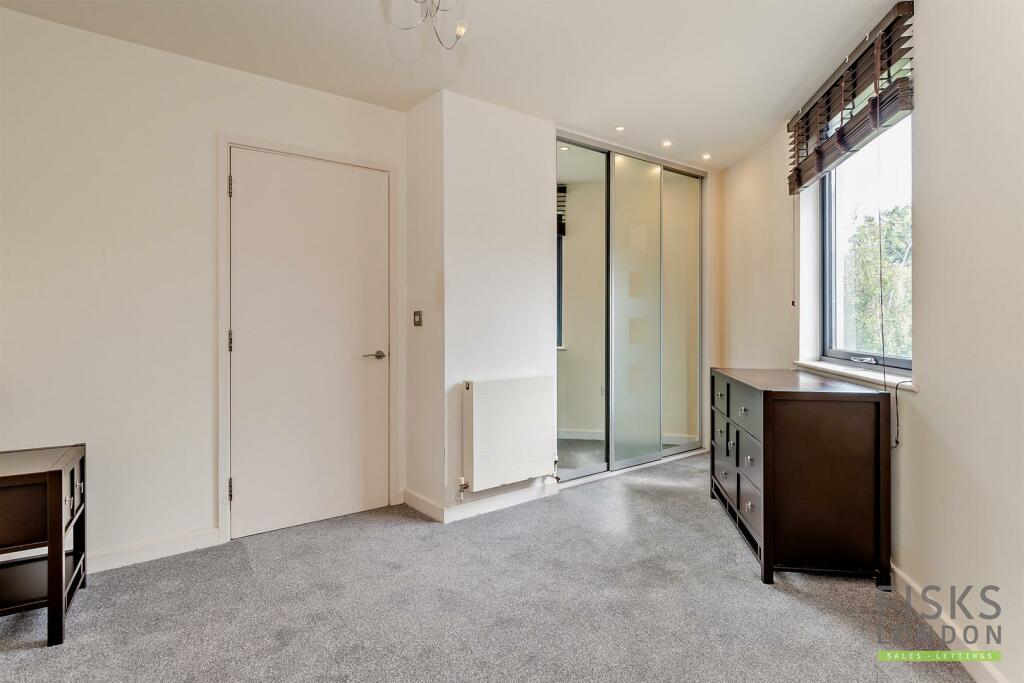 8612423-interior08-800.jpg