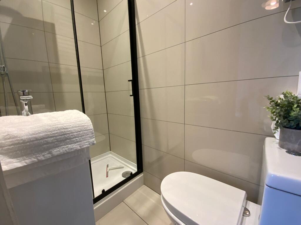 Bedroom 5 Ensuite