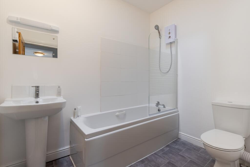 A15 - 3 Courtlands Torquay - 250414