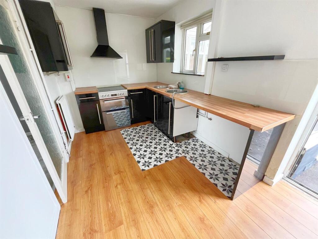 Kitchen_Breakfast room (1).jpg