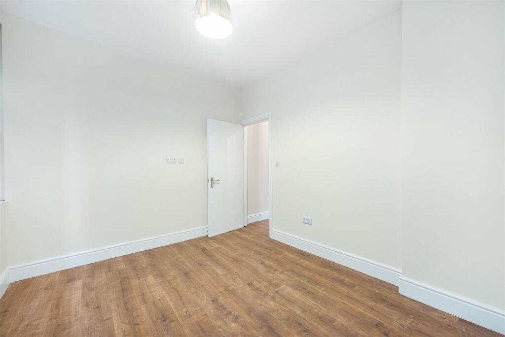 32222_davies_and_davies_36a_stapleton_hall_rd_3_lo