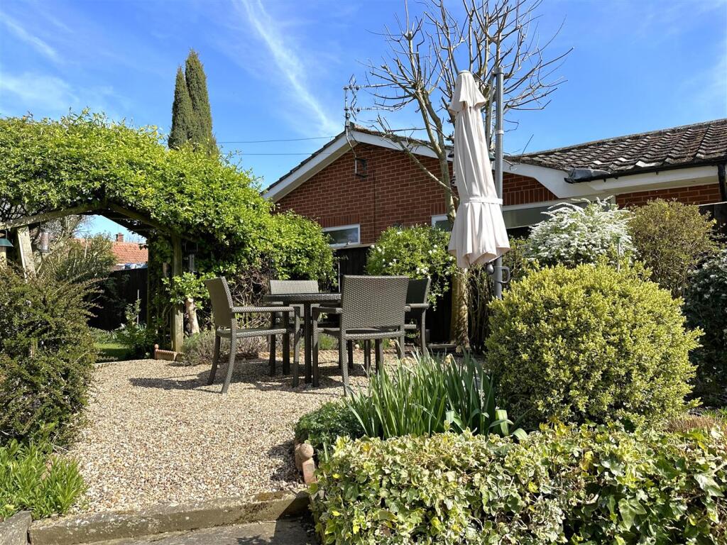 Tranquil Rear Garden 382