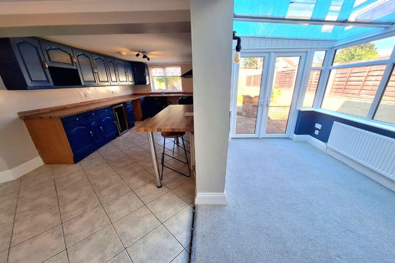Kitchen/Sunroom