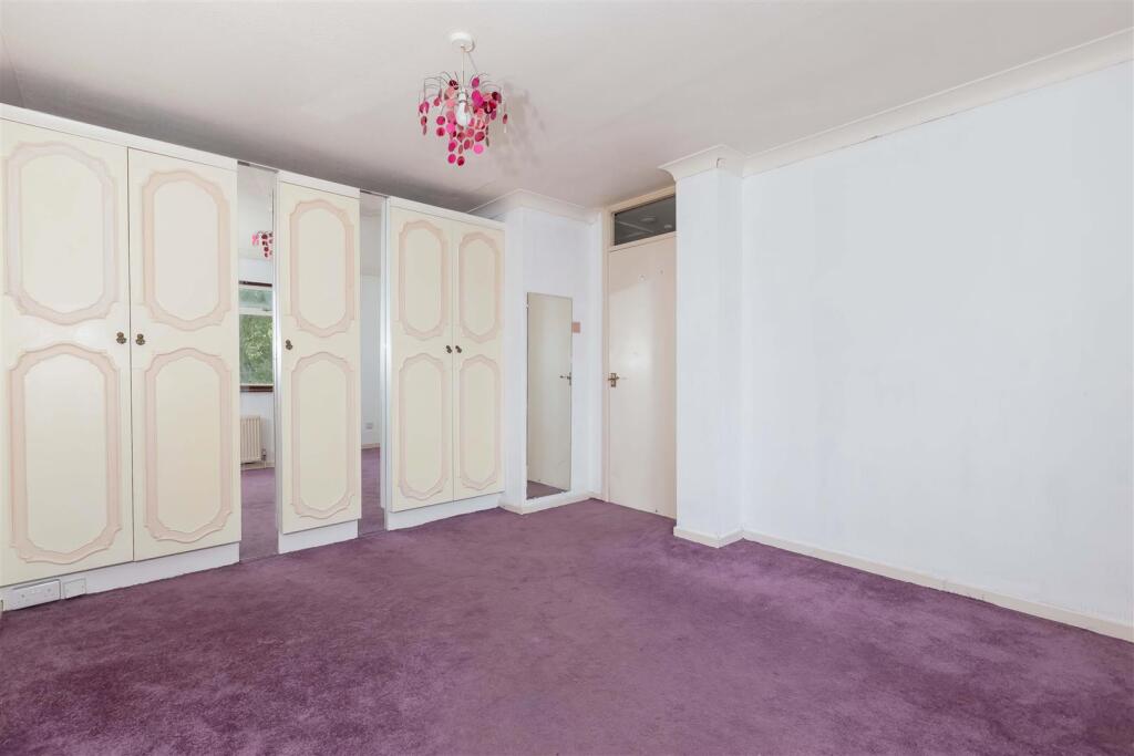 Willow Crescent_1.jpg