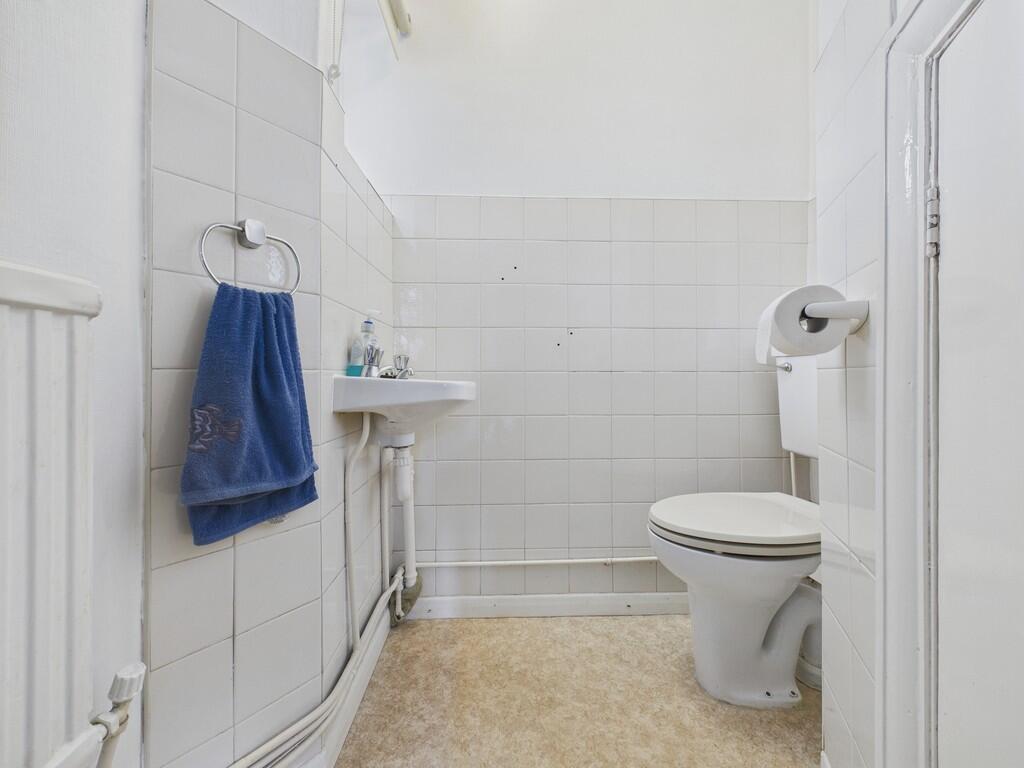 CAM04273G0-PR0158...